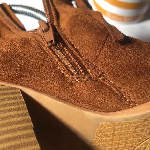 Pierre Duma fall shaggy brown ankle wedge heeled fringe boots - Picture 8 of 10